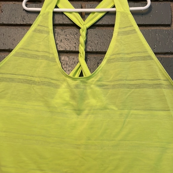 UNDER ARMOUR yellow athletic tank top twisted back blue symbol - Picture 3 of 7